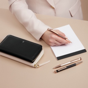Portefeuille voyage Mademoiselle Black 8