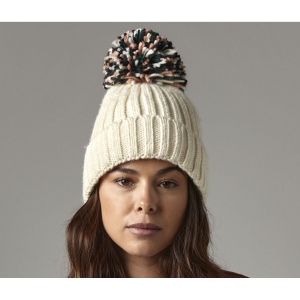 Bonnet avec pompon