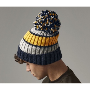Bonnet rayé avec pompon