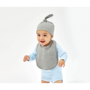 Bavoir doublé. Fermeture par boucle et Velcro®. Biais au col et autour du bavoir.