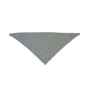 Bavoir doublé. Ajustable par boutons pression. Étiquette détachable. 10