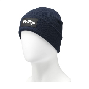 Bonnet tricoté avec rebord 3