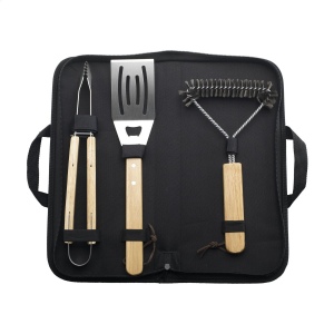 Ensemble de barbecue 3 pièces composé d'une spatule, d'un jeu de pinces barbecue ainsi que d'une brosse en acier inoxydable pour nettoyer le barbecue après utilisation 5