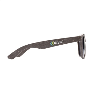 Lunettes de soleil robustes fabriquées à partir de marc de café et fibres d'écorce de pin 4