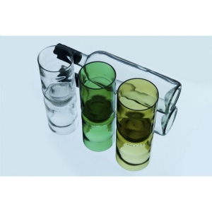 Un verre à boire design fabriqué à partir d'une bouteille de vin recyclée 4