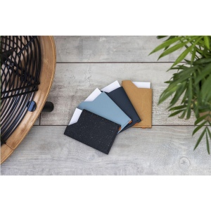 Porte-cartes fabriqué à partir de déchets de cuir recyclés (provenant de cuir italien) et de liants naturels 15