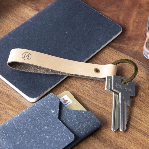 Porte-clés fabriqué à partir de déchets de cuir italien recyclés et de liants naturels 12