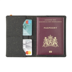 Protège passeport fabriqué à partir de déchets de cuir recyclés (provenant de cuir italien) et de liants naturels 4