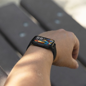 OTCHI - MONTRE CONNECTEE NOIRE AVEC UN ECRAN TACTILE 1,85" 5