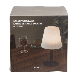 La lampe de table solaire Gusta présente un design épuré et raffiné 3