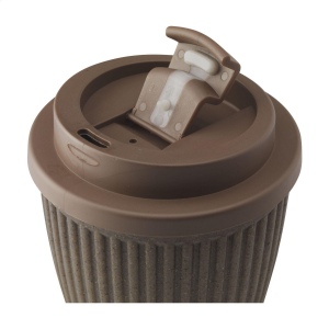 Tasse à café pour emporter, à double paroi, est fabriqué à partir de marc de café et de déchets de canne à sucre 5