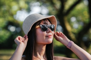 Lunettes de soleil en bambou et plastique recyclé RCS 10