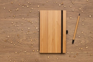 Set avec carnet et crayon infini en bambou 9