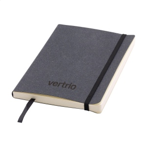 Ce carnet A5 avec une couverture FSC certifié fabriqué à partir de déchets de cuir recyclés 4