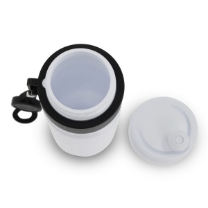 Bidon de sport avec bord et cordon 750ml 17