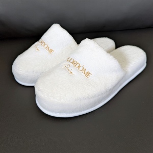 Chaussons de luxe en velours éponge avec logo brodé 3