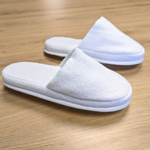 Chaussons de luxe en micro éponge avec logo brodé 2
