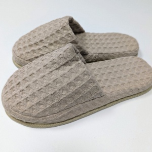 Chaussons de luxe en nid d'abeille avec logo brodé 2
