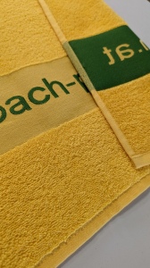 Serviette jacquard logo tissé sur liteau 3