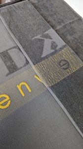 Serviette jacquard logo tissé sur liteau 4