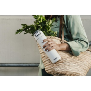 Bouteille d'eau de la marque Kambukka® en acier inoxydable 18/8 isolé sous vide 8