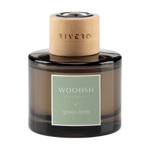 Un flacon de parfum en verre décoratif avec des accents en bois de la marque Wooosh 3