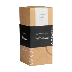 Un flacon de parfum en verre décoratif avec des accents en bois de la marque Wooosh 6