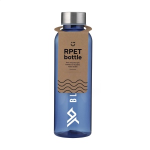 Cette bouteille d'eau est composée à 100% de RPET et est dotée d'un bouchon à vis anti-fuite en acier inoxydable 8