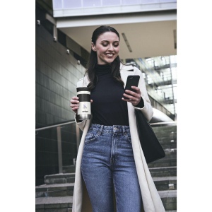 Thermos à double paroi en acier inoxydable avec un contenant avec une isolation parfaite, un large grip antidérapant en caoutchouc et un bec avec la technologie SNAPSEAL™ 29