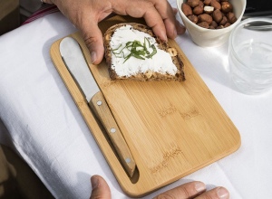 Planche 'Takeita' avec tartineur 'Alta' 7