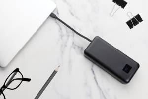 SuperPowerbank 20.000mAh et 65W en plastique RCS Gridley 10