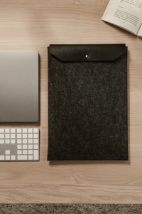 VINGA Pochette pour ordinateur 17" en feutre GRS Albon 9