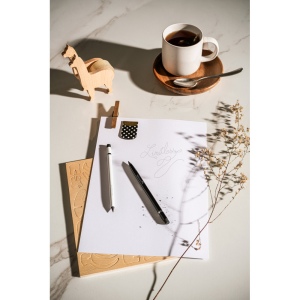 LIMITLESS. Stylo sans encre avec corps en aluminium recyclé (100 % rAL) 8