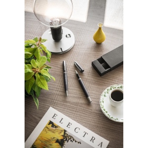 RE-LANDO-SET. Set rollet et stylo bille avec corps en aluminium recyclé (100% rAL) 7