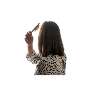 DERN. Brosse à cheveux en bois avec dents en bambou 8