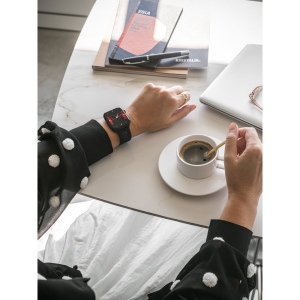 WILES. Smartwatch avec écran 1.85", IPX4, autonomie de 3 jours et bracelet en silicone 4