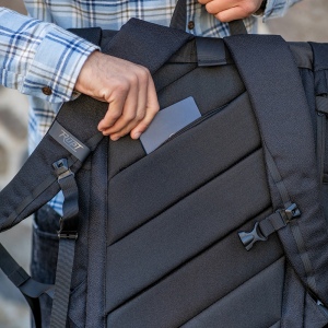 Sac à dos Coloma 28L rPET. Haut enroulable. Poche ordinateur 17" 14