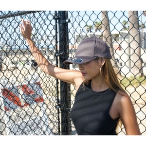 Casquette ajustable