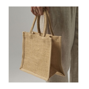 Sac cadeau en toile de jute 5