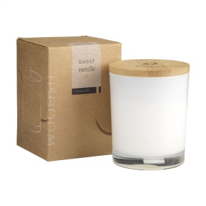 Bougie parfumée exclusive Wooosh Sweet Vanilla versée dans un bocal en verre magnifiquement poli avec un couvercle en bambou 7
