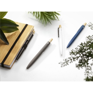 Stylo à bille à encre bleue dont le corps est fabriqué en aluminium 100% recyclé, avec une finition mate 17