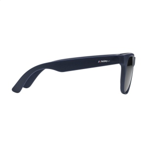 Ces lunettes de soleil très tendance ont une monture en plastique recyclé 10