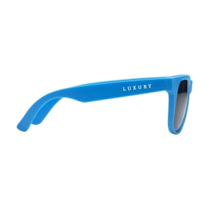Ces lunettes de soleil très tendance ont une monture en plastique recyclé 12