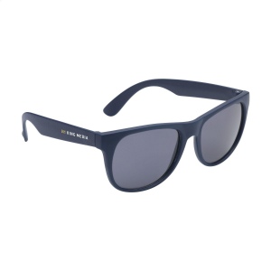 Ces lunettes de soleil très tendance ont une monture en plastique recyclé 2