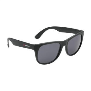 Ces lunettes de soleil très tendance ont une monture en plastique recyclé 3