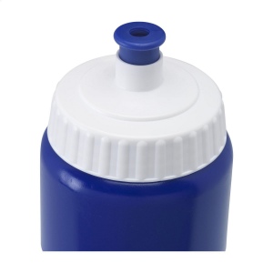 Cette bouteille d'eau de sport pratique est fabriquée en Bio LDPE, un matériau 100% recyclable créé à partir de matières premières à base de canne à sucre 25