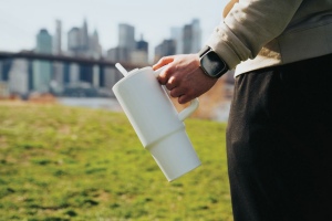 Mug 900ml en acier inoxydable recyclé Embrace RCS 38