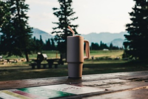 Mug 900ml en acier inoxydable recyclé Embrace RCS 65