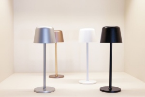 Lampe de table rechargeable par USB en plastique RCS Zenic 15