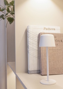 Lampe de table rechargeable par USB en plastique RCS Zenic 37